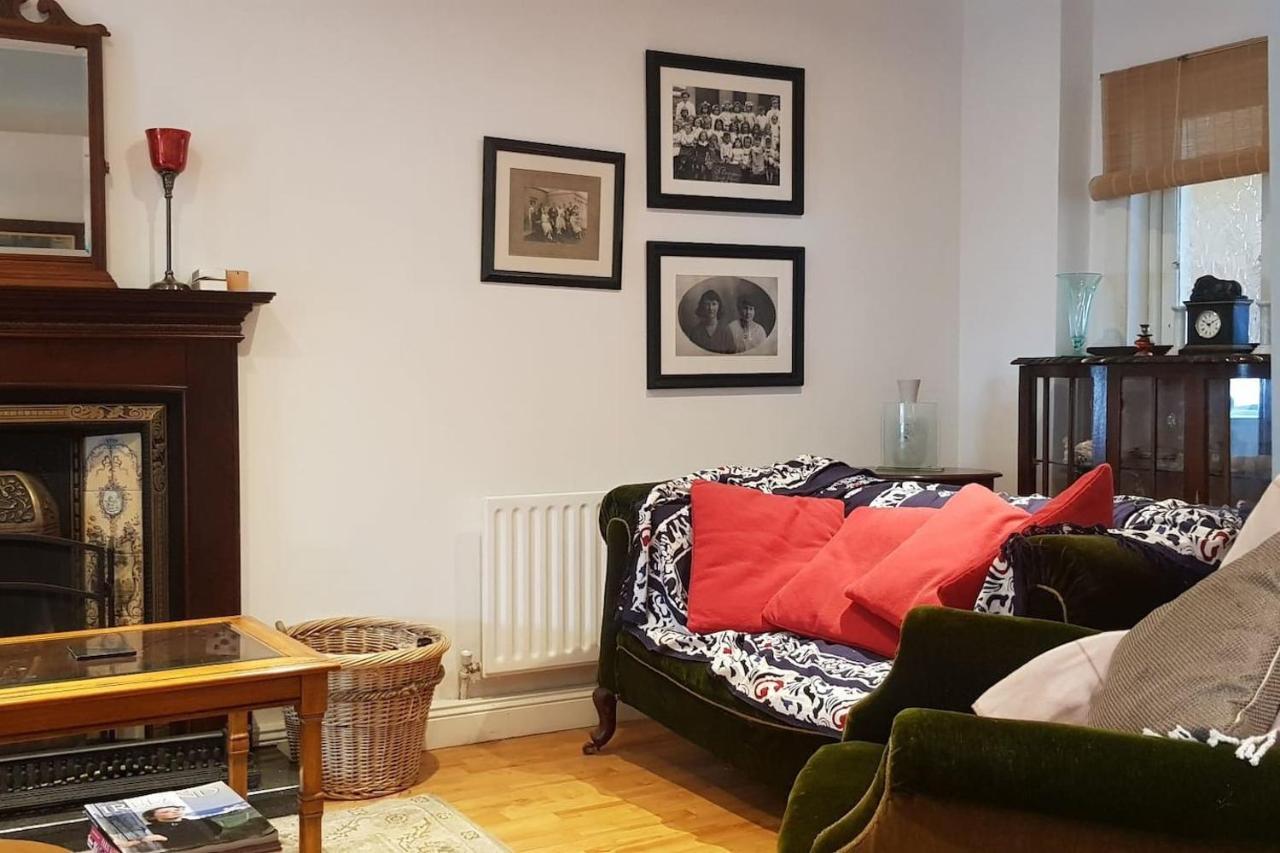 Cosy Townhouse On The Hill In Ireland Villa Banagher Bagian luar foto